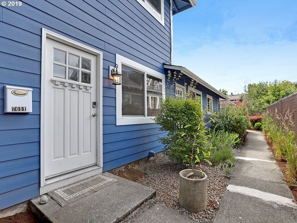 Entrada lateral - 7611 SE Insley St
