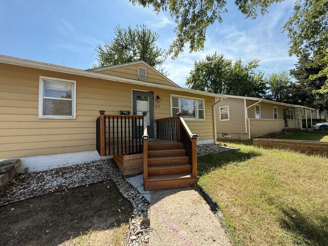 Foto del edificio - Charming Updated Home with Modern Kitchen ...