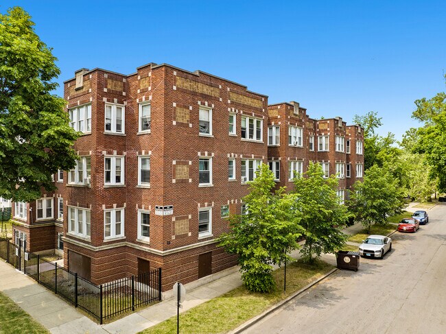 Foto del edificio - 2437 E 74th St