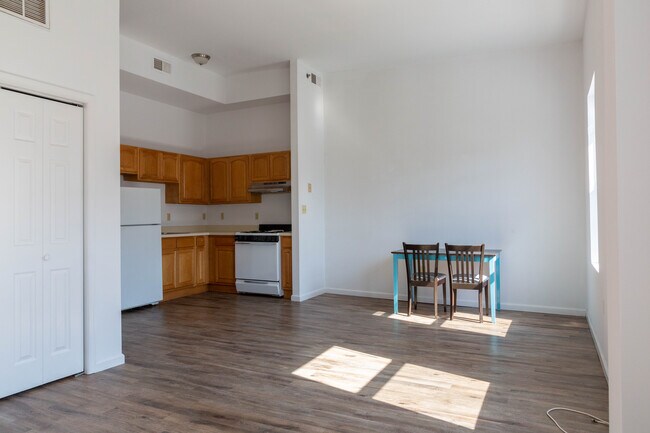 Foto del edificio - 517 COMMUNIPAW Ave