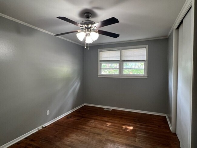 Building Photo - 2102 B Rogers ~ Eutaw Homes