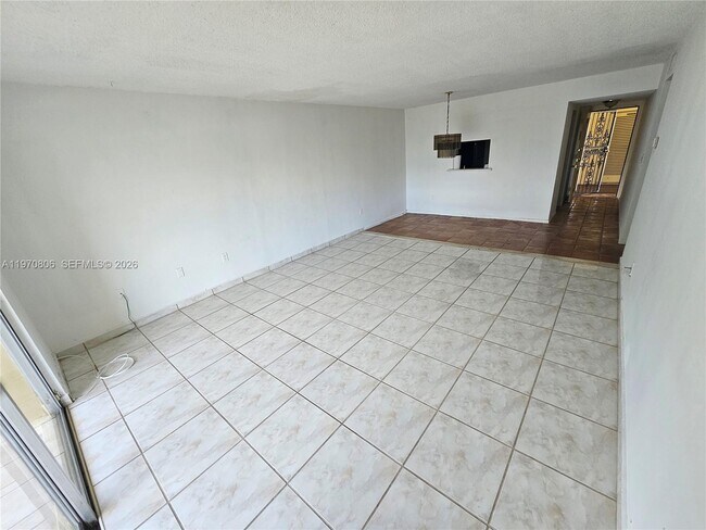 Foto del edificio - 11925 NE 2nd Ave