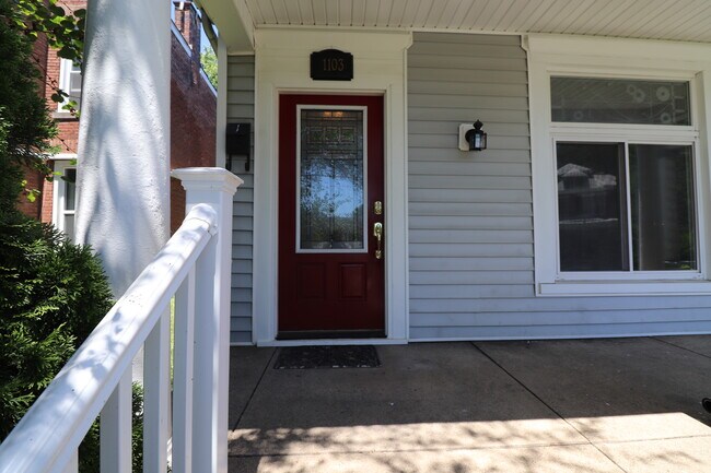 Entry Door - 1103 E Breckinridge St