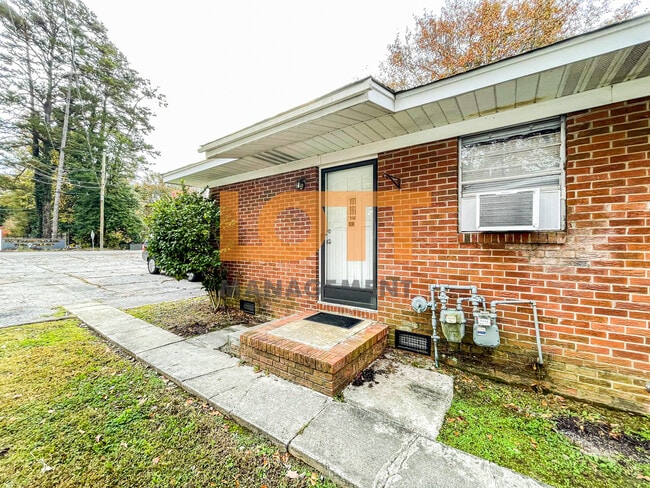 Building Photo - 13 Donnan Rd