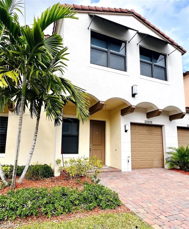 Building Photo - 4 br, 2.5 bath House - 20909 NW 1st Ct