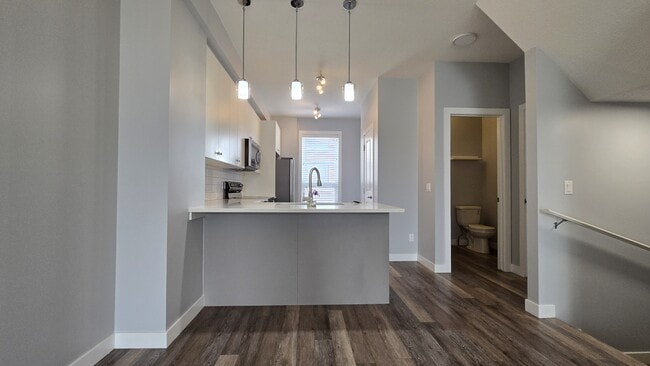 Building Photo - 11 Evanscrest Mews NW
