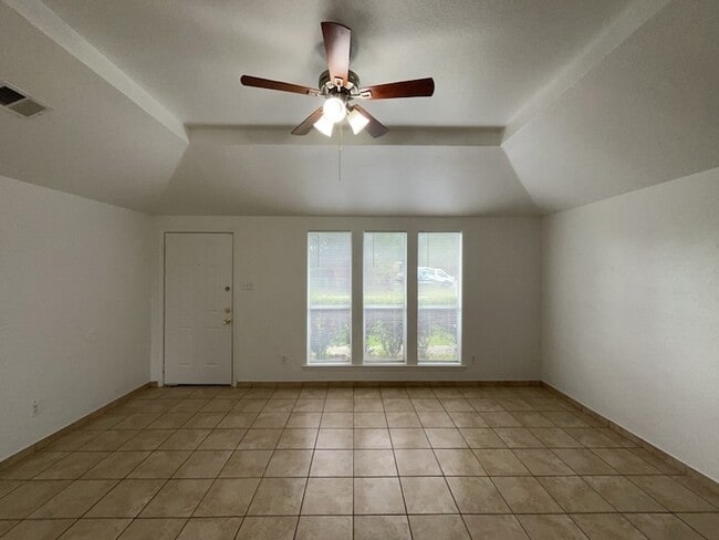 Building Photo - 112 Mesa Dr