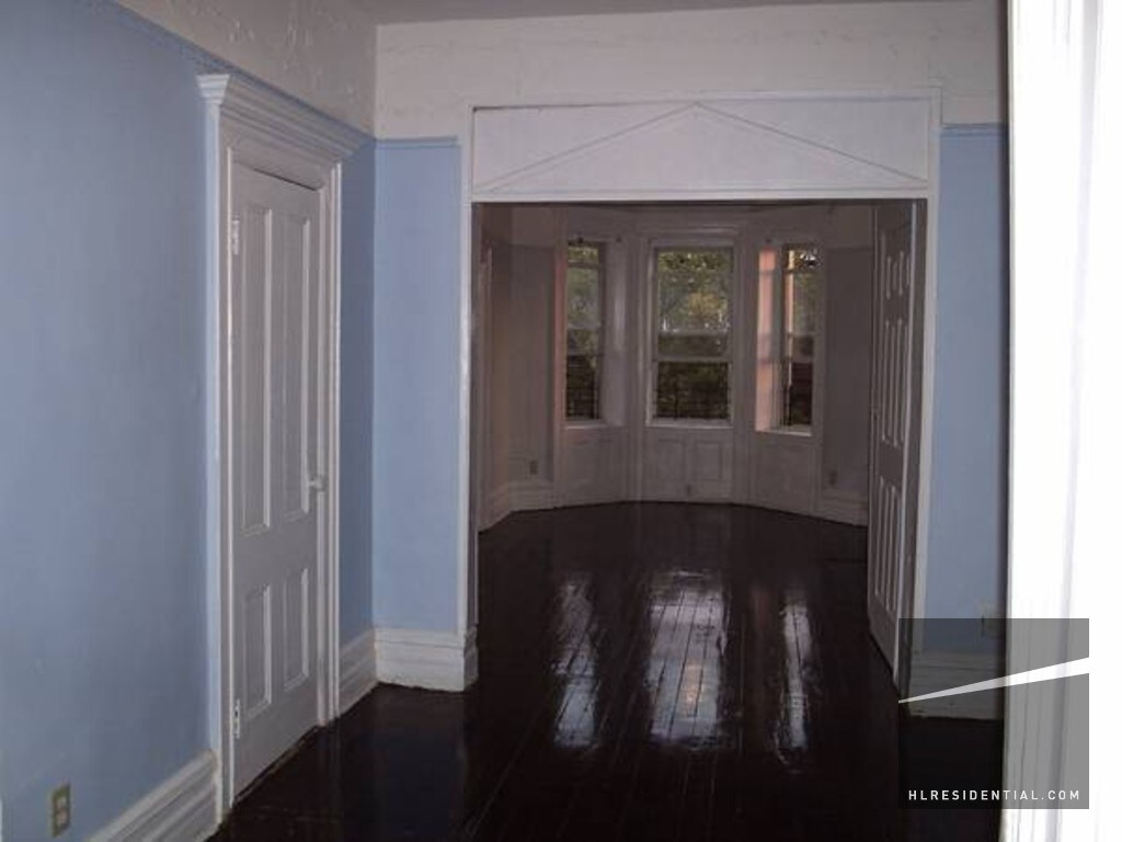 Building Photo - 461 43rd St