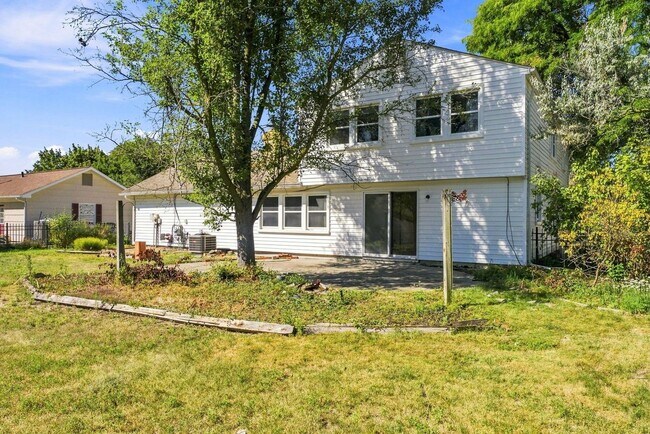 Foto del edificio - 4856 Danbury Dr