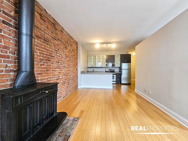 Building Photo - 0 bedroom in CHICAGO IL 60614