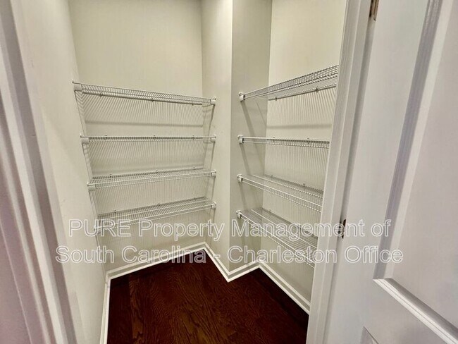 Foto del edificio - 507 Kilarney Rd