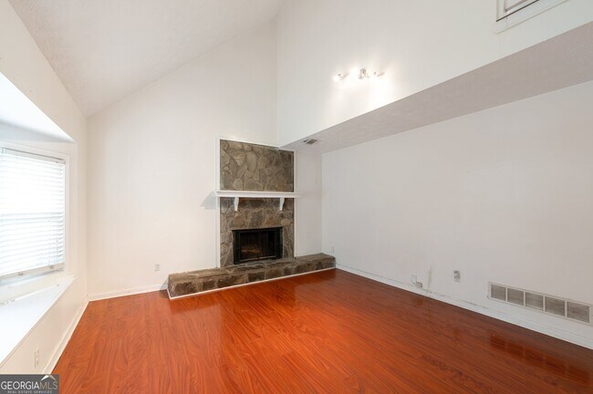 Foto del edificio - 134 Timber Creek Ln SW
