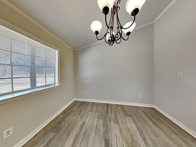 Building Photo - Move-in and receive $1,645 off rent!