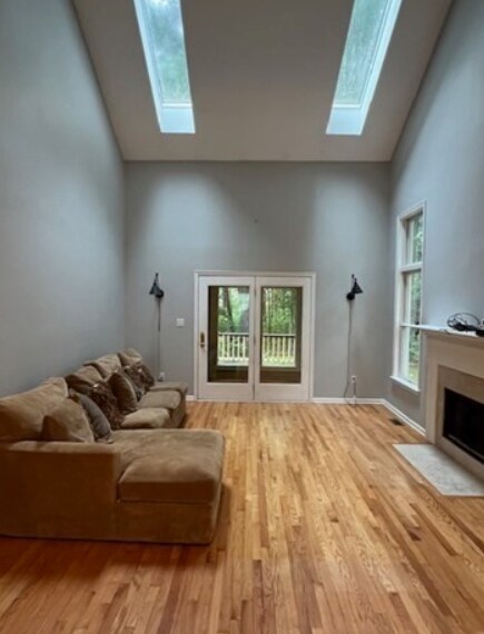 Building Photo - 8 Stonegate Ln