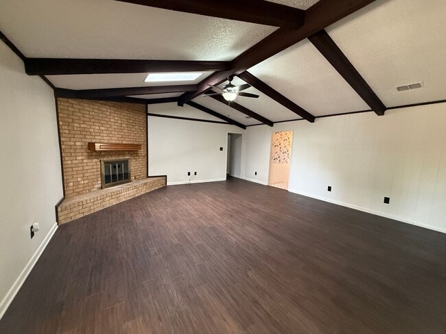 Foto del edificio - Large 3 Bedroom 2 Bath in PTISD