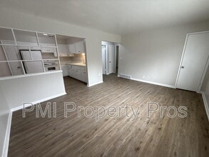 Building Photo - 7701 W Hampton Ave