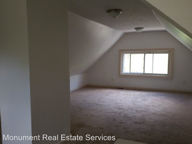Building Photo - 3 br, 1 bath House - 872 E 143rd St.