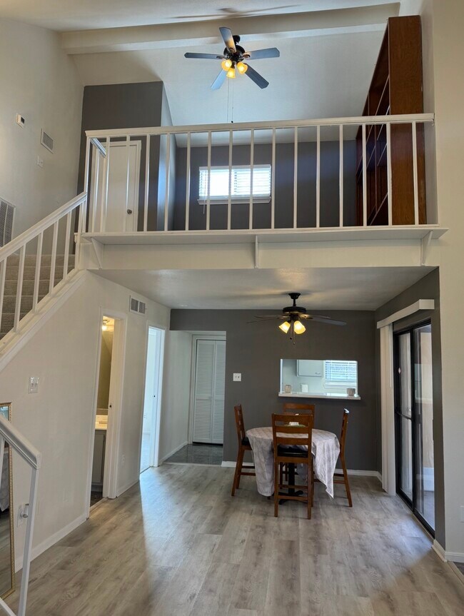 Foto del edificio - 3130 Walnut Bend Ln