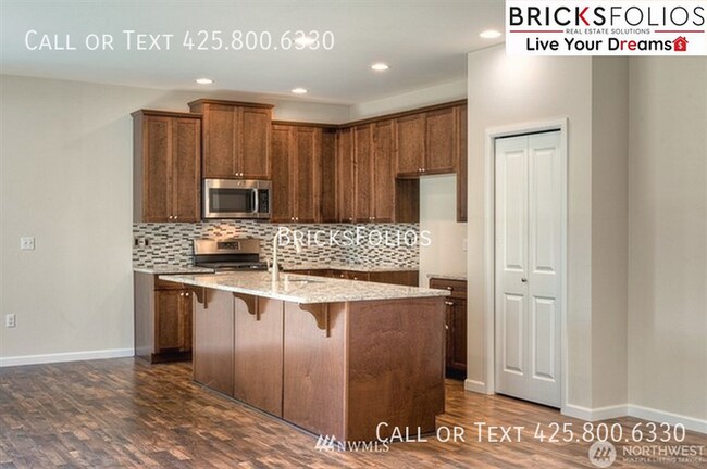 Foto del edificio - Your Puyallup Dream Home is Here – Open Layout, amazing Kitchen & More