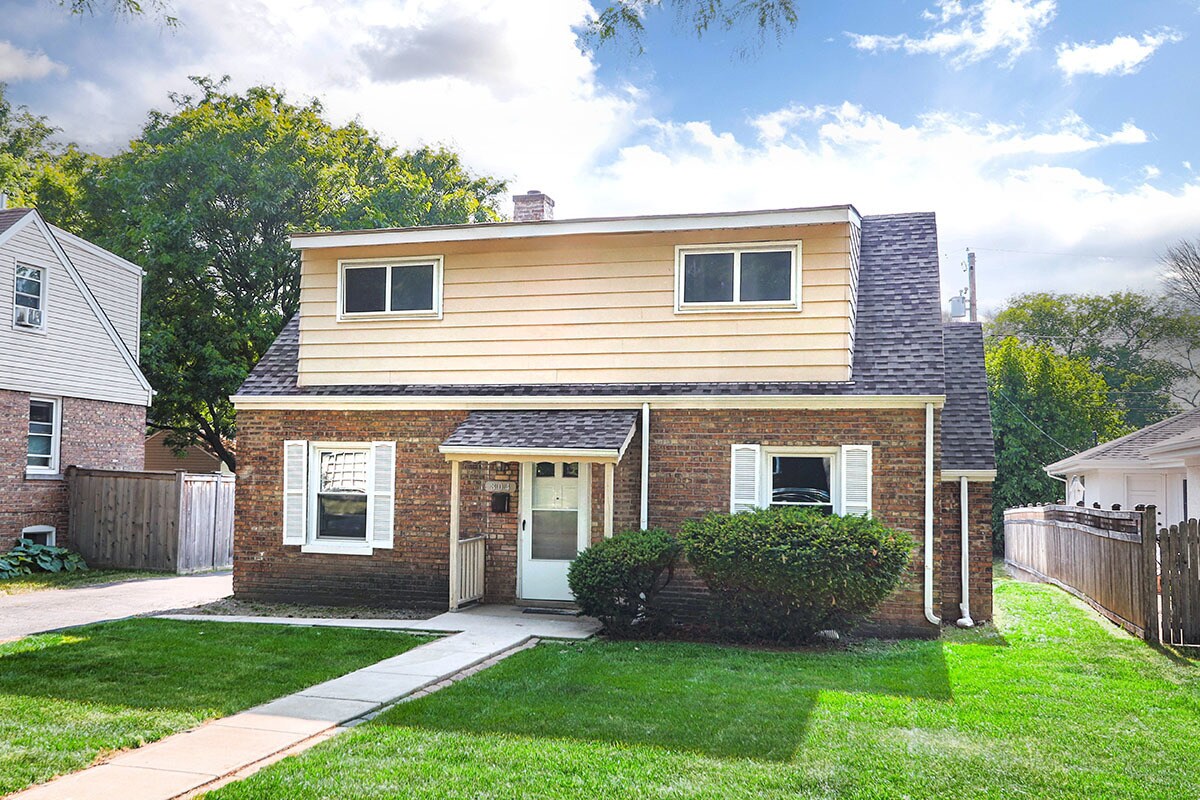 804 S 8th Ave, La Grange, IL 60525 House Rental in La Grange, IL