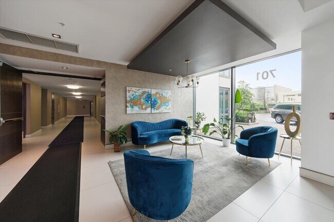 Foto del edificio - 701 Ridge Hill Boulevard