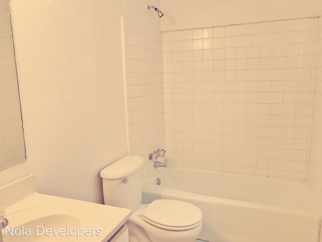 Building Photo - 1 br, 1 bath Apartment - 6880 Cezanne Ave