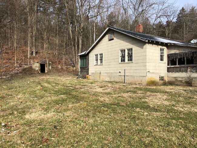 Foto del edificio - BONNE TERRE -Spring Fed Old House 10 Acres...