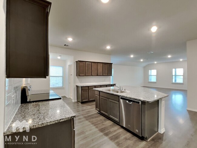 Foto del edificio - 4101 Black Canyon Dr