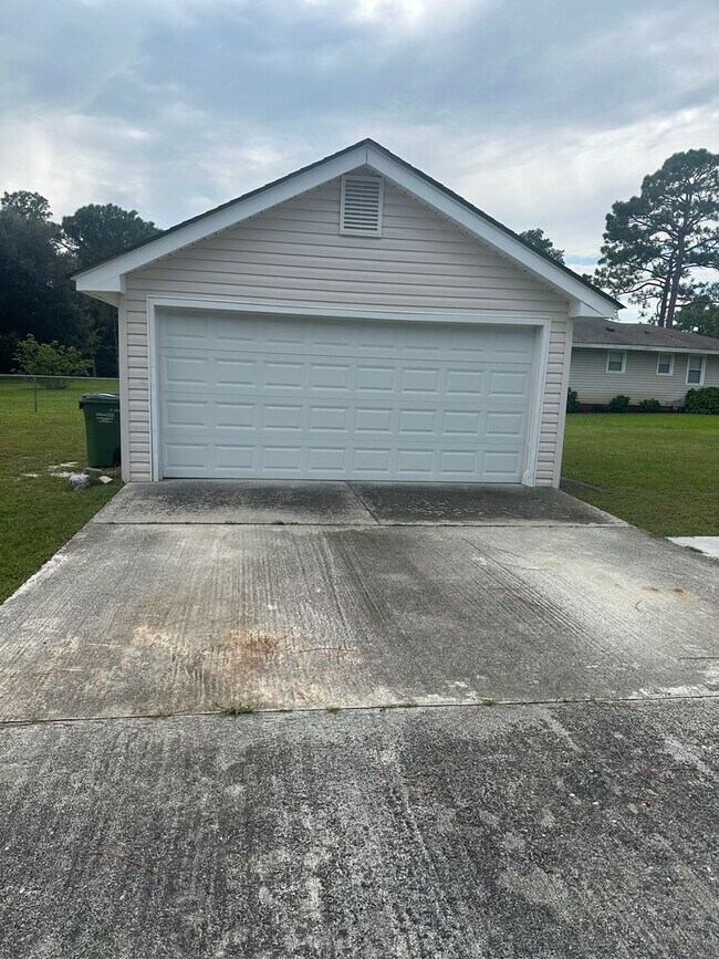 Building Photo - 4612 Longleaf Hills Drive