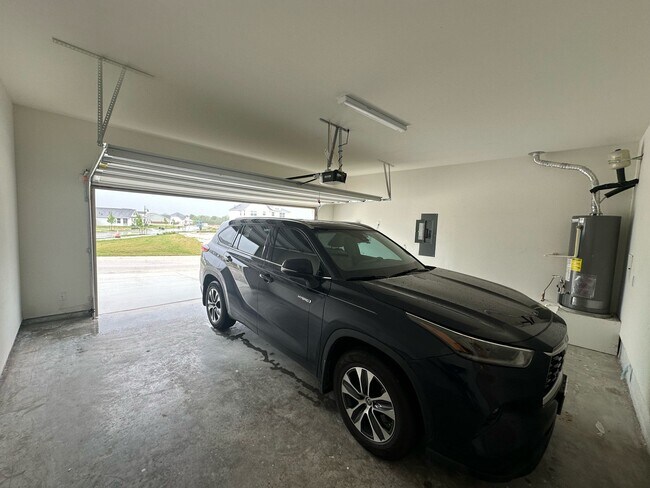 2 car attached garage - 3413 Lake District Ln