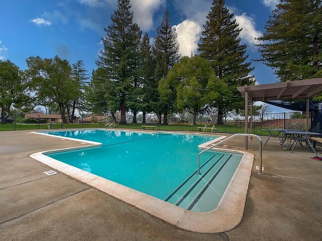 Foto del edificio - 12290 Dyer Ct