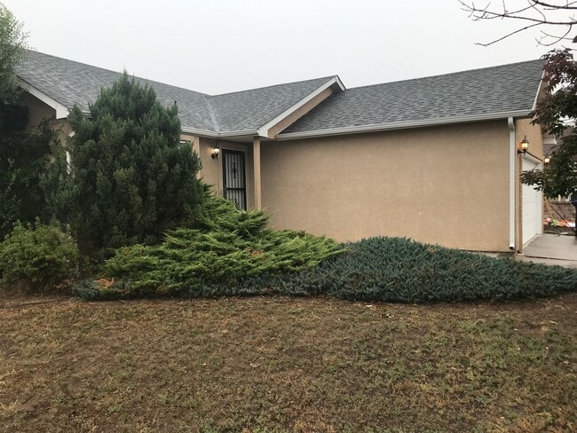 Photo - 3 bed, 2 bath with A/C in Fountain Mesa Heights - Available Now! MileStone Real Estate Services House