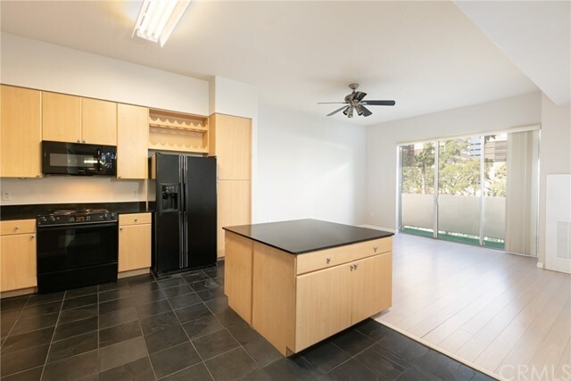 Building Photo - 388 E Ocean Blvd