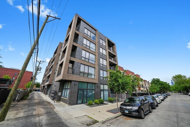 Building Photo - 2342 W Adams St