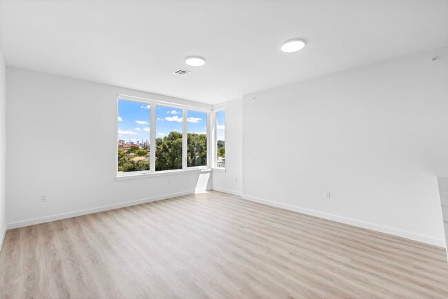 Building Photo - 306 Bergen Ave