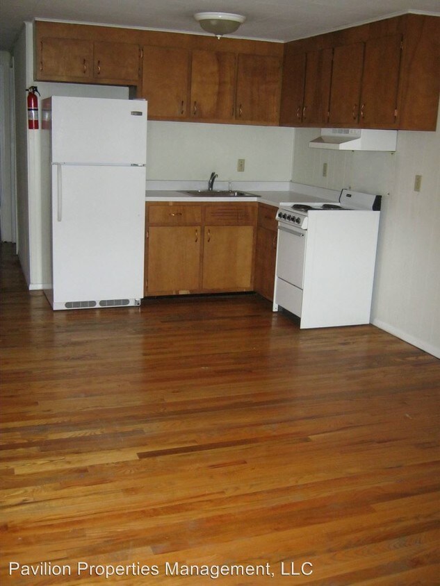 Primary Photo - 419 E 7th St