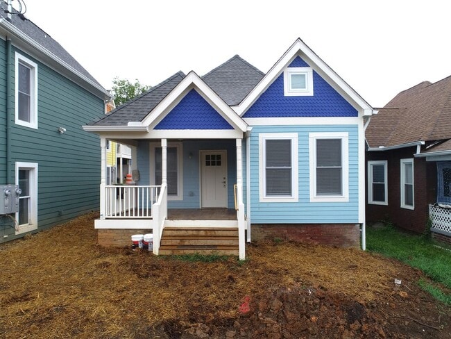Photo - 119 16th St Townhome