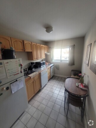 Building Photo - 40 Saint Germain St