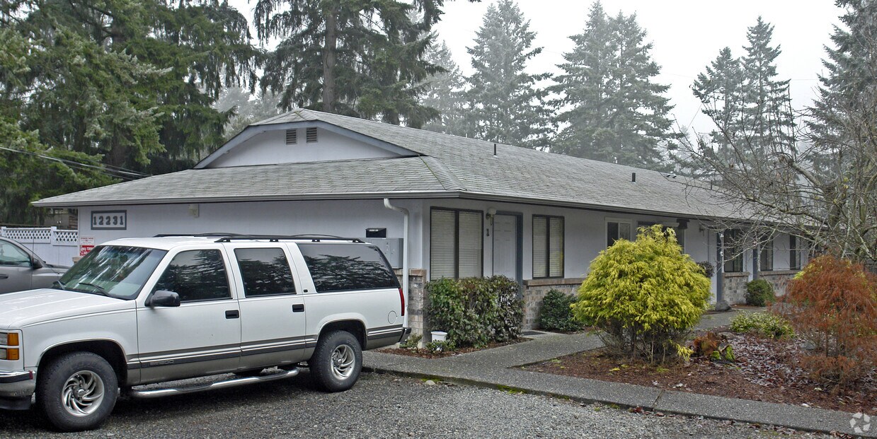 Primary Photo - 12231-12233 117th Ave E
