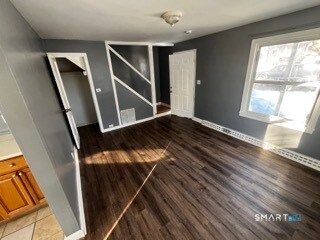 Foto del edificio - 6 Hilltop Rd