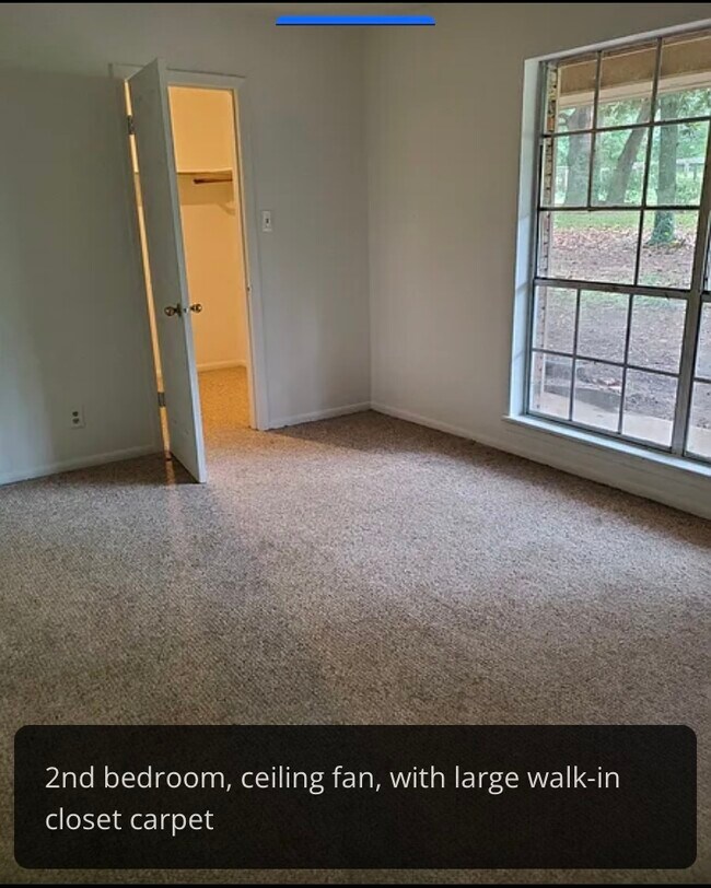 Foto del edificio - 13018 Forest Ln