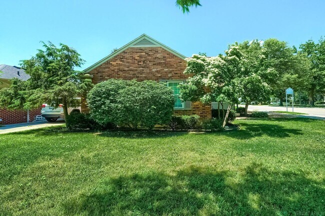 Building Photo - 20691 Wedgewood Dr