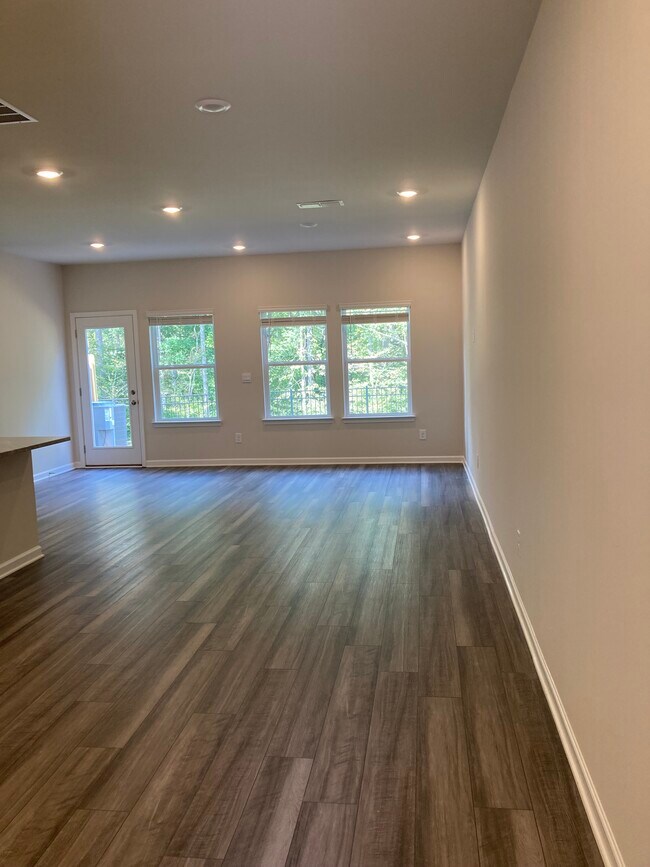 Foto del edificio - 354 Timberland Ave