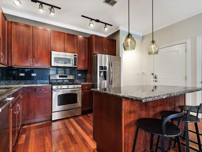 Foto del edificio - 1037 W Madison St