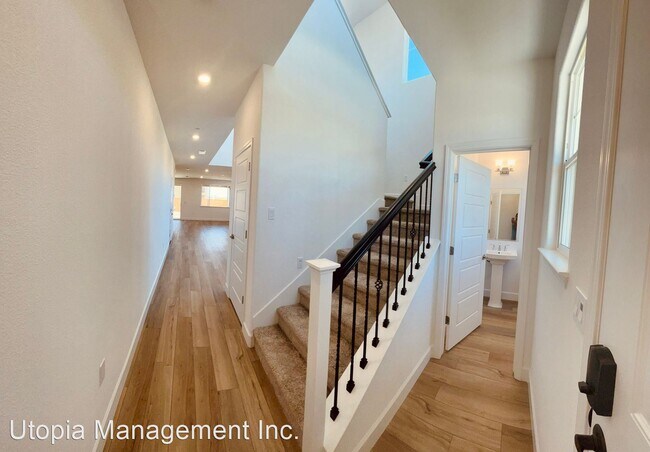 Building Photo - 4 br, 3.5 bath House - 5849 Littlestone St.