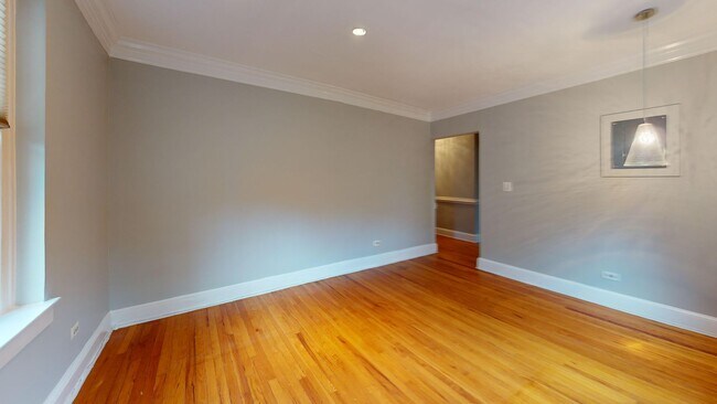 Building Photo - Updated Kalorama One Bedroom on Quiet Street
