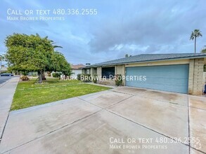 Building Photo - 2308 E Broadmor Dr