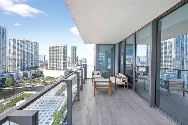 Foto del edificio - 68 SE 6th St