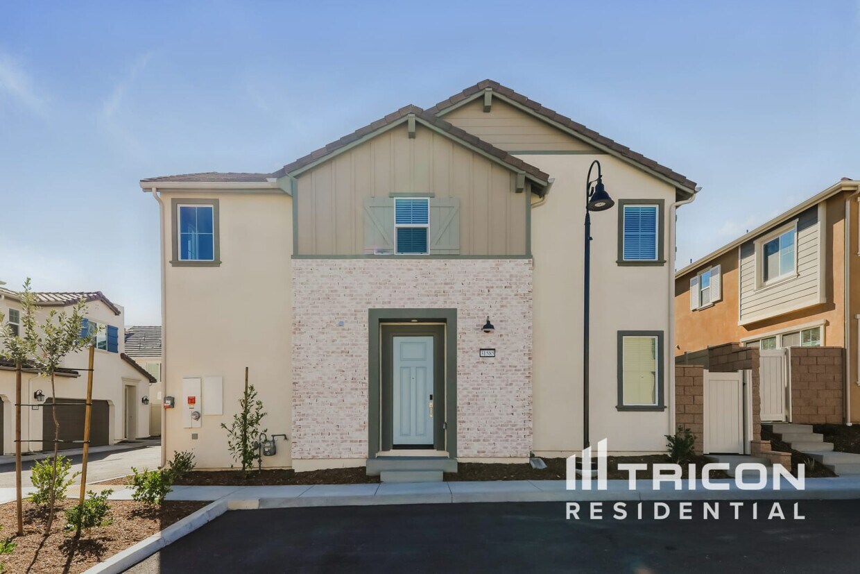 Foto principal - 31585 Dwight Dr