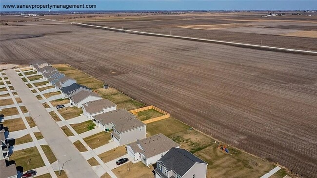 Building Photo - Spacious 4 Bedroom Home in Ankeny with 3-car garage & private backyard!!